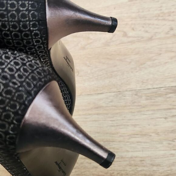 Salvatore Ferragamo Pumps in Black Size 8.5 - Picture 4 of 13